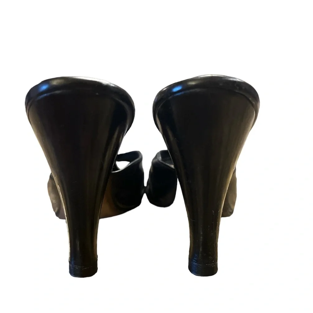 Vintage (1950’s) Spring-O-later custom made black heels.  Size 6.5 - Picture 4 of 5